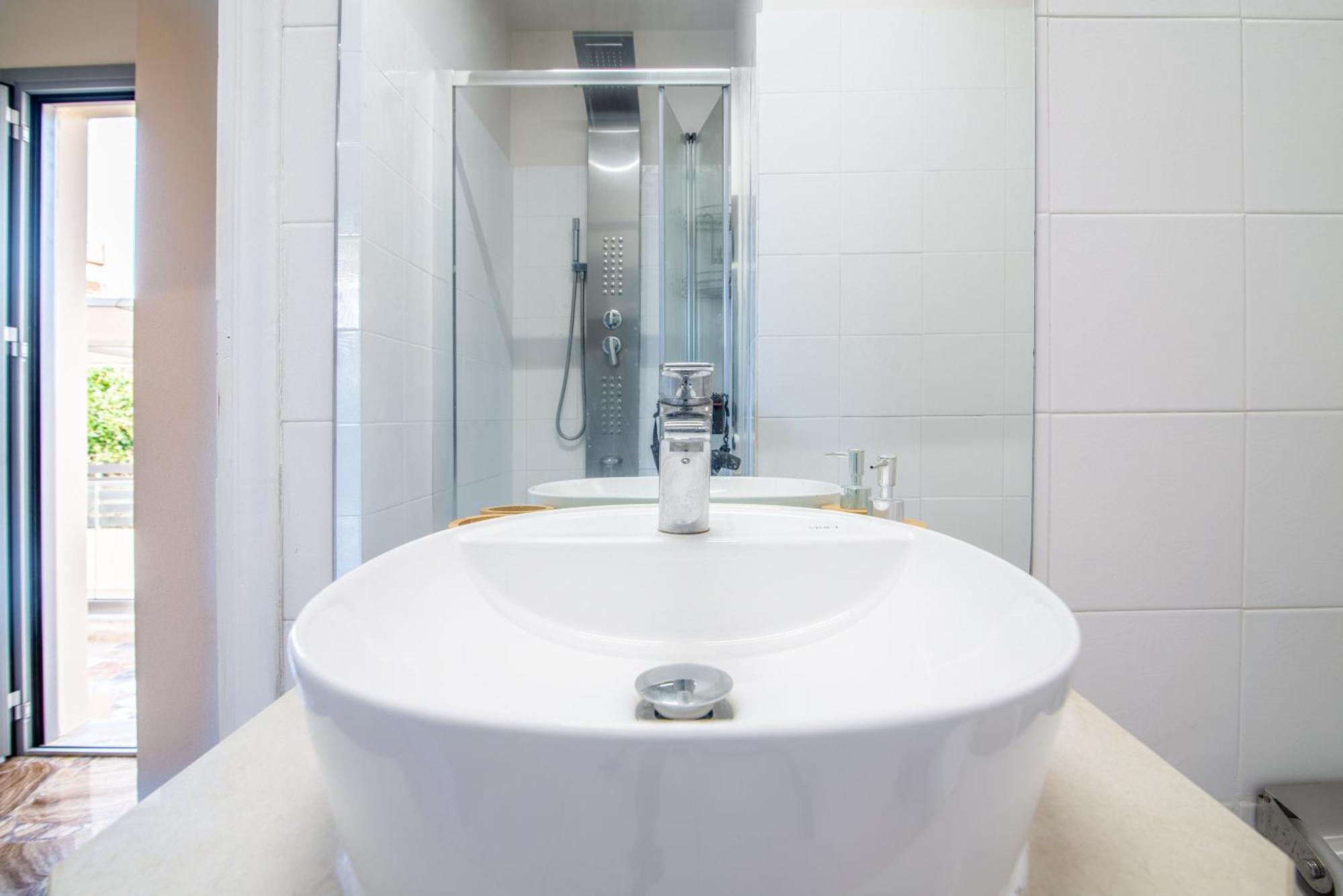 Stylish Apartment Near The Beach With Parking Gazi Экстерьер фото
